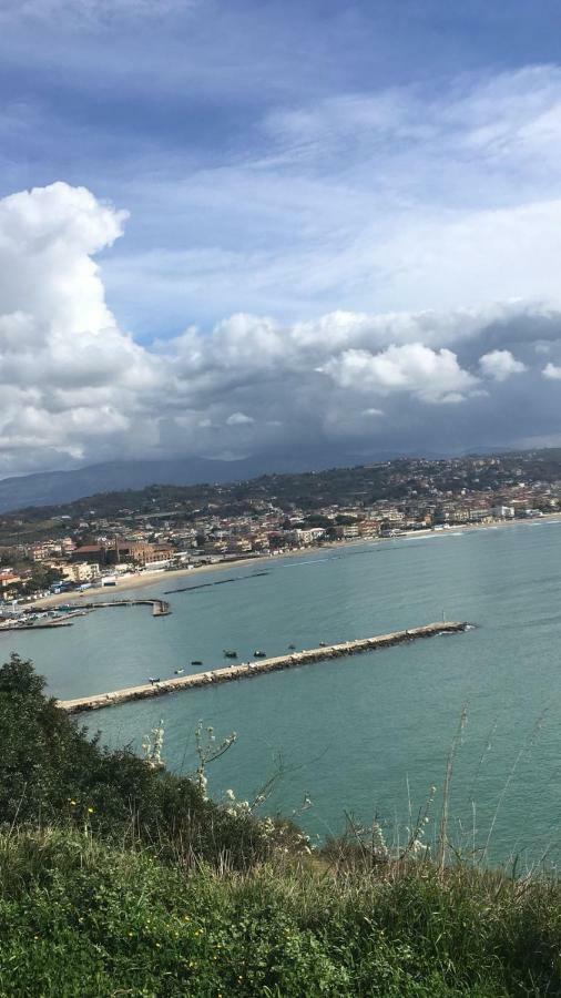 "Il Nespolo" Villa Scauri  Eksteriør billede